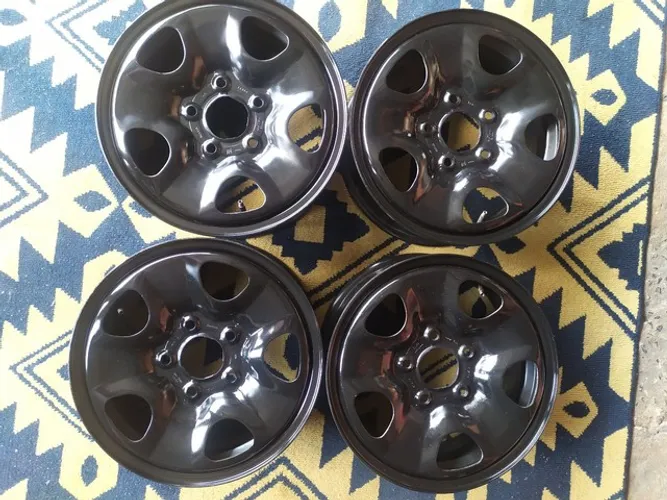 Rodas aro 15 cinco furo S10
