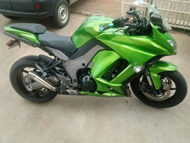 Sucata de moto para retirada de peças Kawasaki Ninja 1000 2012