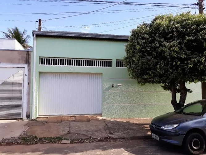 Venda de Casas / Padrão na cidade de Cosmópolis