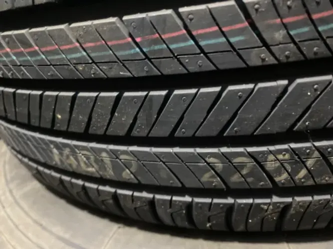 Pneu 225/60/17 Hankook Kinergy GT novo original da Sportage 