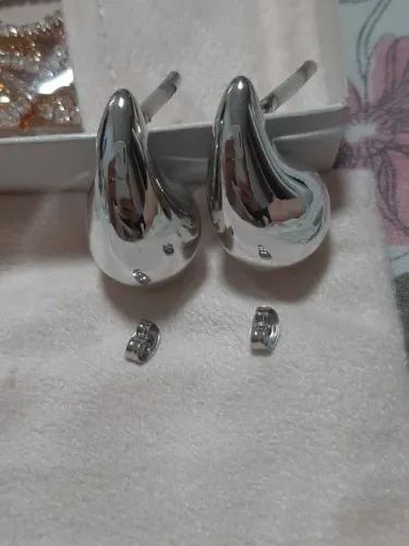 Brincos de gota em cor prata - novos