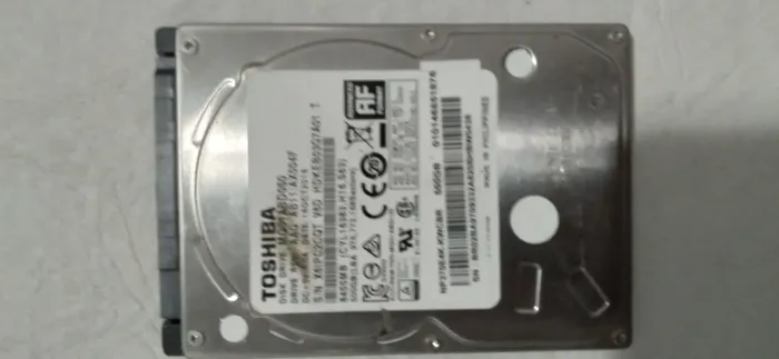 HD's - Toshiba (320 GB e 500GB) Sata