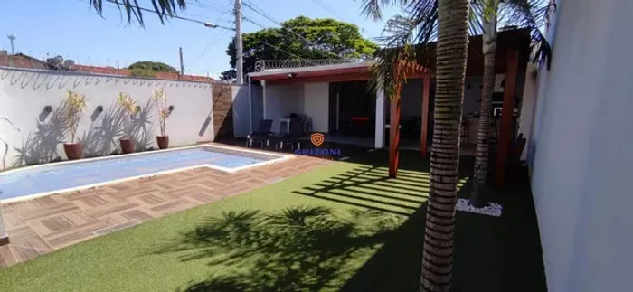 CASA TERRA BRANCA | 2 SUÍTES | 2 VAGAS | BAURU