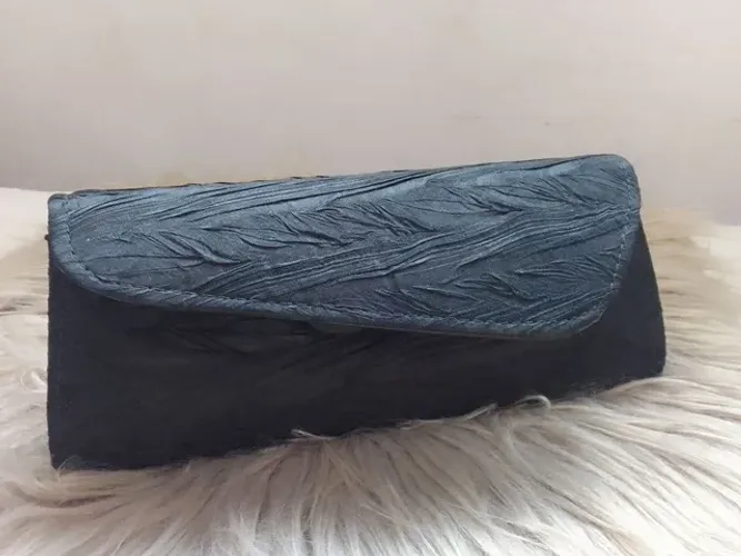 Bolsa carteira preta de tecido para festa