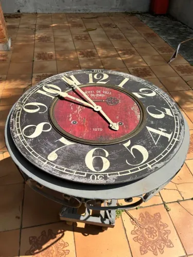 Grande Relógio de estação ou hotel em madeira decorativo