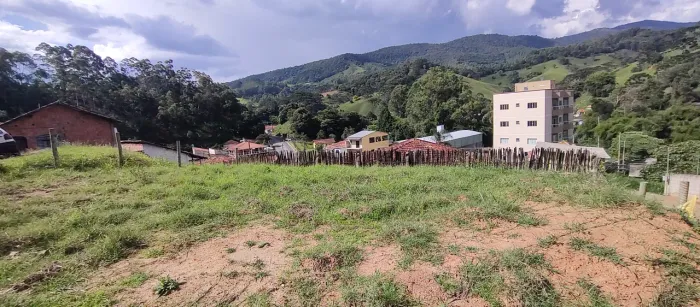 Lote de 163,00m² em Delfim Moreira- Sul de Minas Gerais.