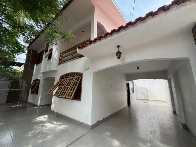 Sobrado para alugar em Maringá, Zona 03, com 2 quartos, com 180 m²