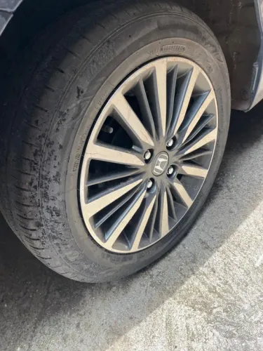 W jogo de bodas do Honda City pneus 185/60/15