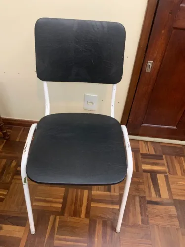 Cadeiras usadas, sem apoio de braço - No estado.