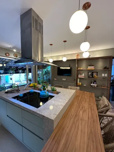 CASA EM CONDOMÍNIO 