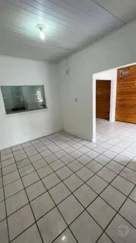 Loja para Venda em Florianópolis, Centro, 1 banheiro, 2 vagas