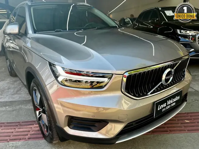 Volvo XC40 XC 40 T-4 Momentum 2.0 190cv FW 2021
