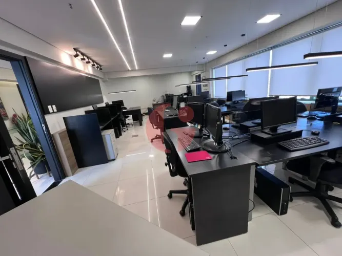 Sala comercial para venda e locação de 324m² (total) no Metropolitan Offices | Centro