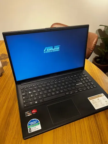 COMPUTADOR/NOTEBOOK ASUS VIVOBOOK 15 RYZEN 5 8GB RAM 512GB SSD