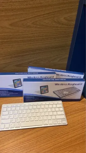 Teclado Wireless Keyboard branco NOVO