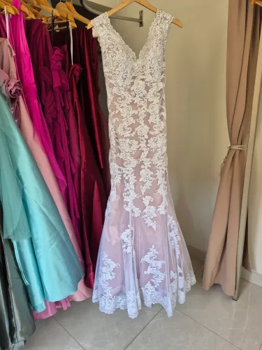 Vestido De Noiva Sereia Fundo Bege