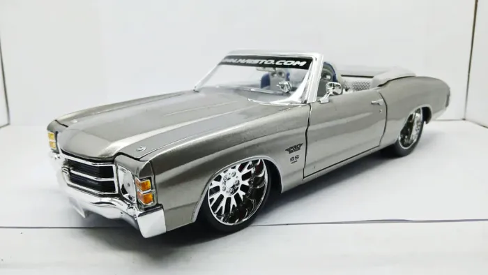 Miniatura Chevrolet Chevelle SS 454 1/18