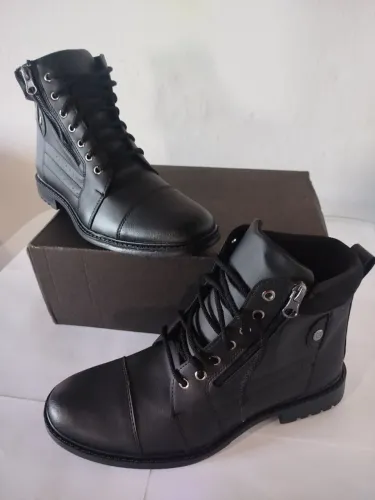 Bota coturno com Zíper TOP. N°40/41 e 42/43 (PIX, DINHEIRO, CARTÃO).