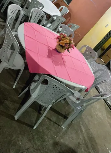 Jogo de Mesas e Cadeiras