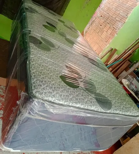 Cama de solteiro de espuma alta