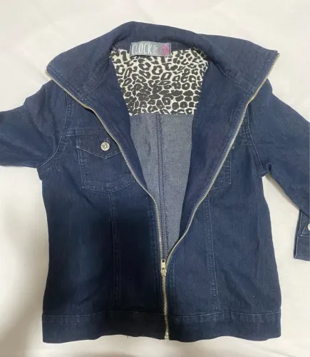 Jaqueta Jeans Feminina com Detalhe Animal Print
