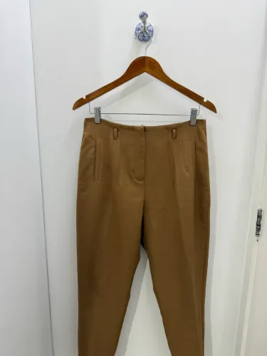 Calça caramelo inspiração Zara