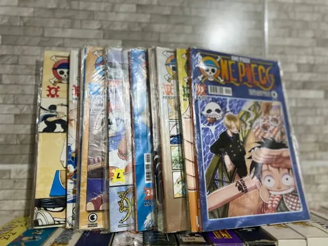 Lote de Mangás One piece lacrados primeira impressão ( 10 unidades)