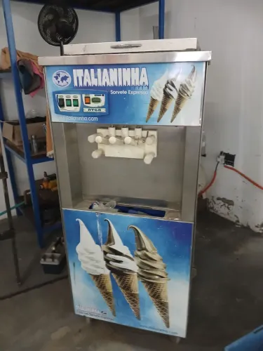Maquina de Sorvete Italianinha 