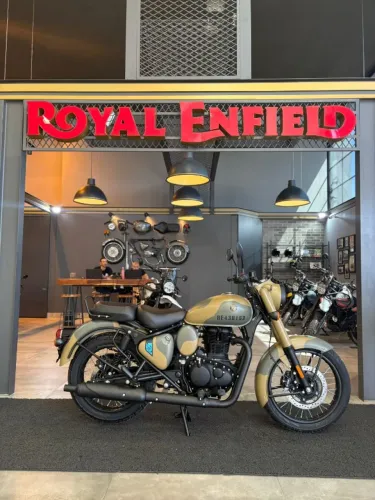 Royal Enfield Classic 350 Command Sand - Estilo Militar e Autenticidade Condição Imperdíve