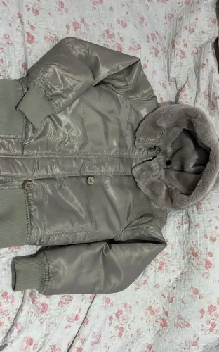 Jaqueta inverno Bege com Capuz de Pelúcia