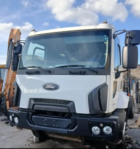 Ford Cargo-1723 mod. 2018/ semi-novo 
