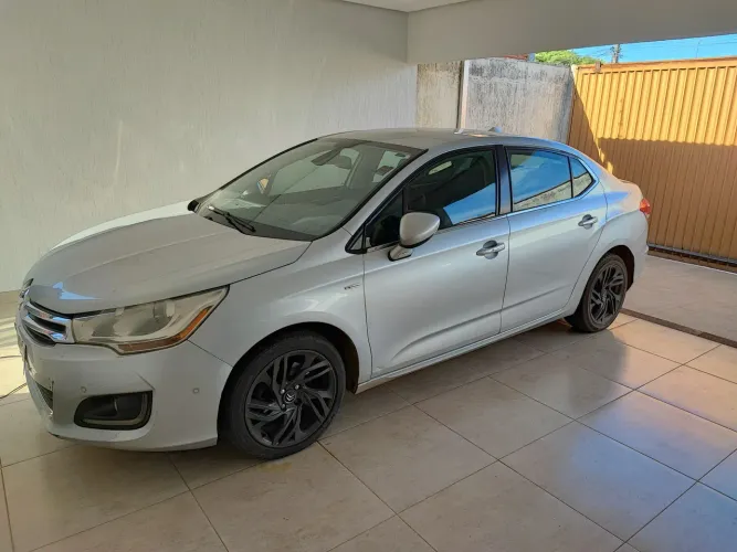 Citroen C4 Lounge Exclusive 1.6 Turbo 4P Aut. 2014