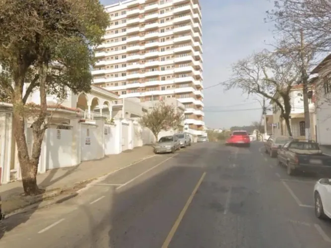 SÃO LOURENÇO/MG Casa com 198,41m² e seu lote no Centro
