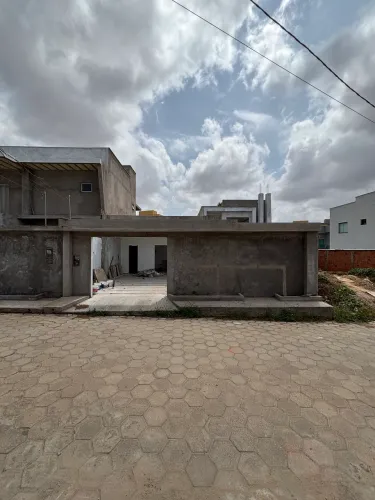 Casa em Residencial Fechado no Turu