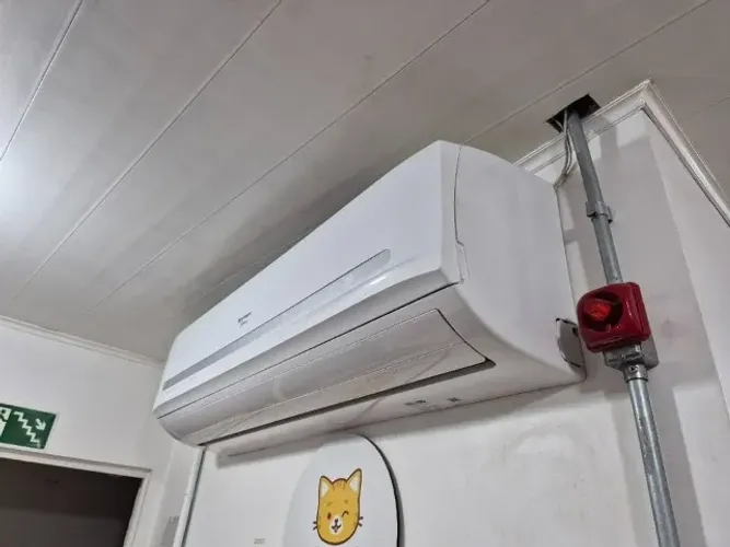 Ar Condicionado Split Hi Wall Springer Midea 30.000 BTUs Quente/Frio - 220V