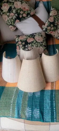 2 Pares de Abajures Arandela de Linho em ótimo estado