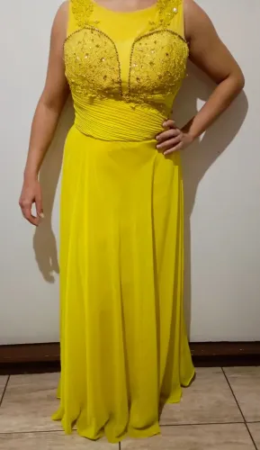 Vestido P/ Festa E Eventos Cor: Amarelo Tam. P - Usado Em Ótimo Estado De Conservação