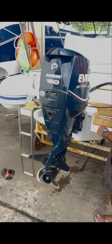 Motor popa Evinrude 150 HP ano 2013 com 790 horas , muito conservado