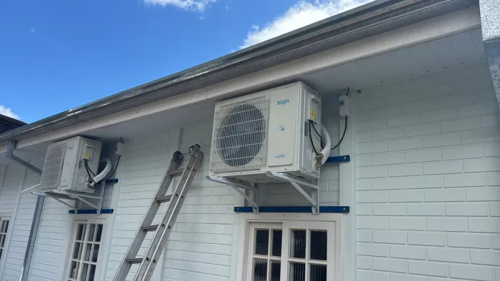 Eletricista / instalação e limpeza de ar condicionado