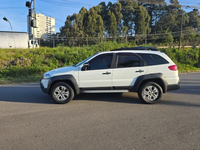 Fiat Palio Weekend Adventure Locker 1.8 Flex 2012