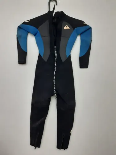 Roupa de borracha infantil(surf)5 a 6 anos.