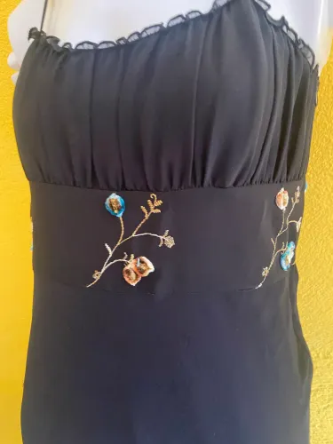 Vestido preto Bordado