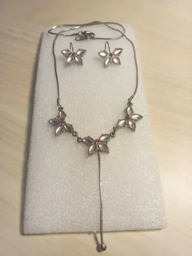 Conjunto de Colar e Brincos