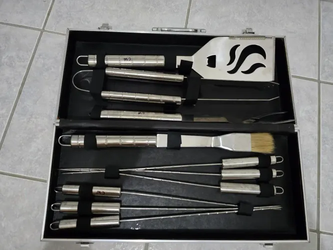 Maleta de peças para churrasco
