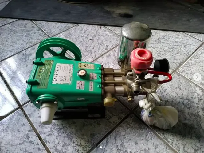 Bomba à pistão de alta pressão para pulverização / lava-jato