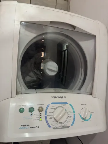 Máquina de lavar Eletrolux 12kg