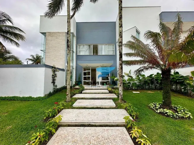 Casa à venda no Condomínio Jardim Acapulco no Guarujá | Omega Imóveis