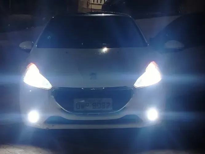 Peugeot 208 Allure 1.5 Flex 8V 5P 2014