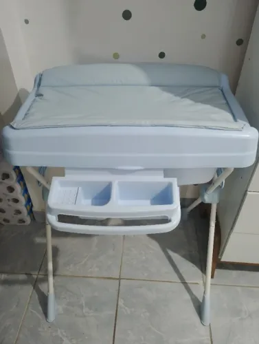 Banheira de bebê da cor azul super nova usou quase nada. Em perfeito estado.