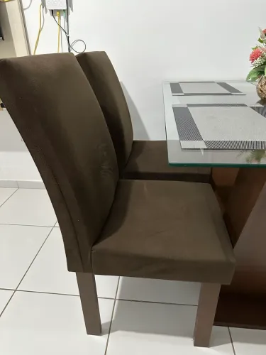 Mesa com 4 cadeiras
